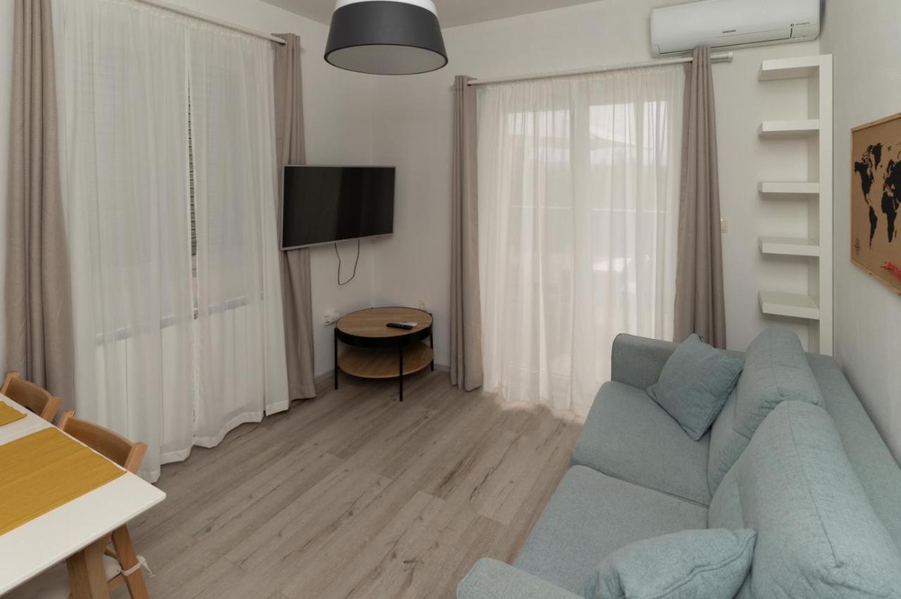 Apartments Happy Sukošan Eksteriør billede