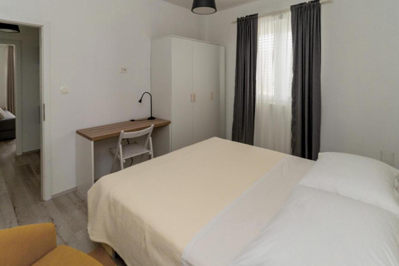 Apartments Happy Sukošan Eksteriør billede