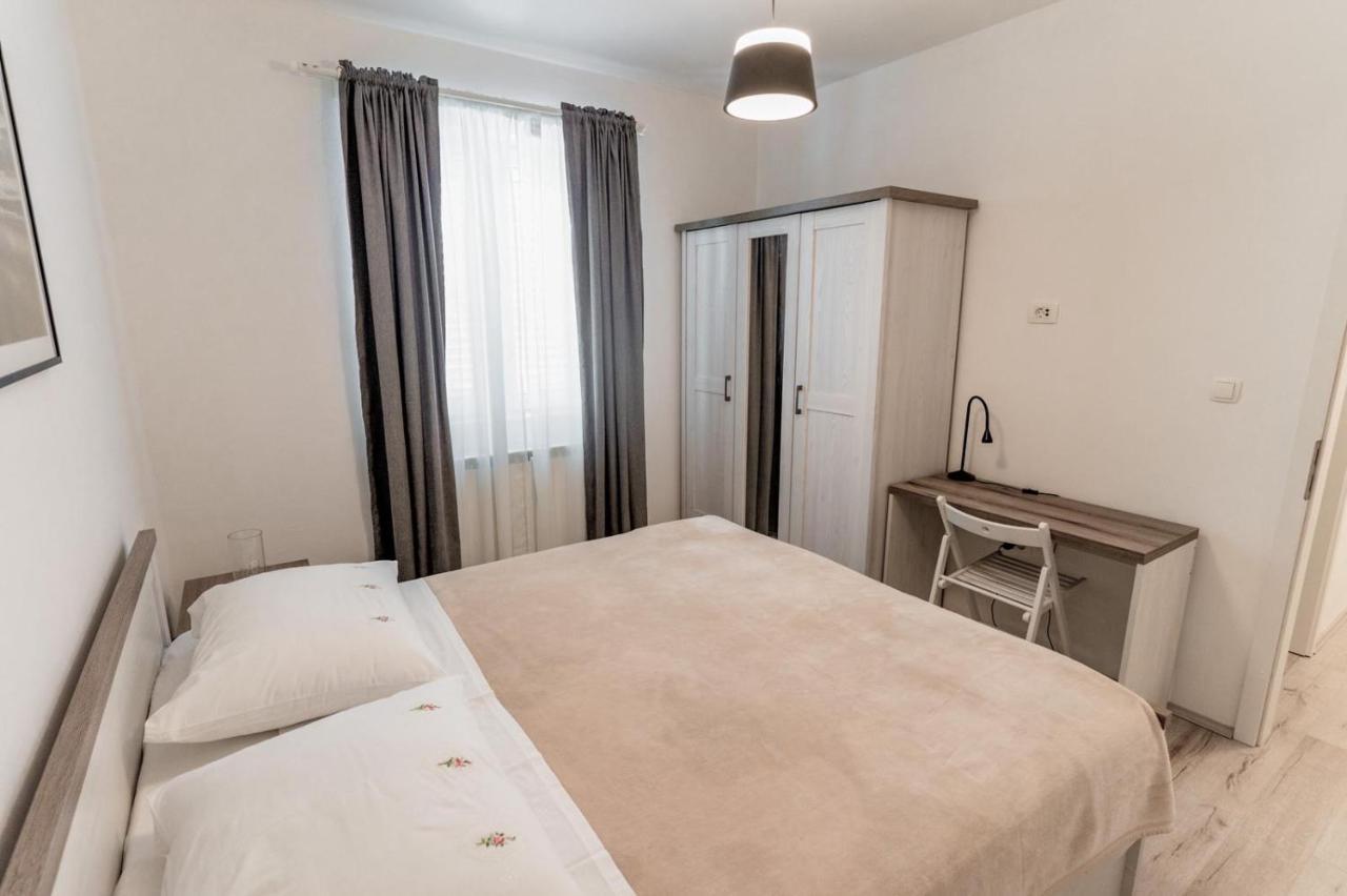 Apartments Happy Sukošan Eksteriør billede