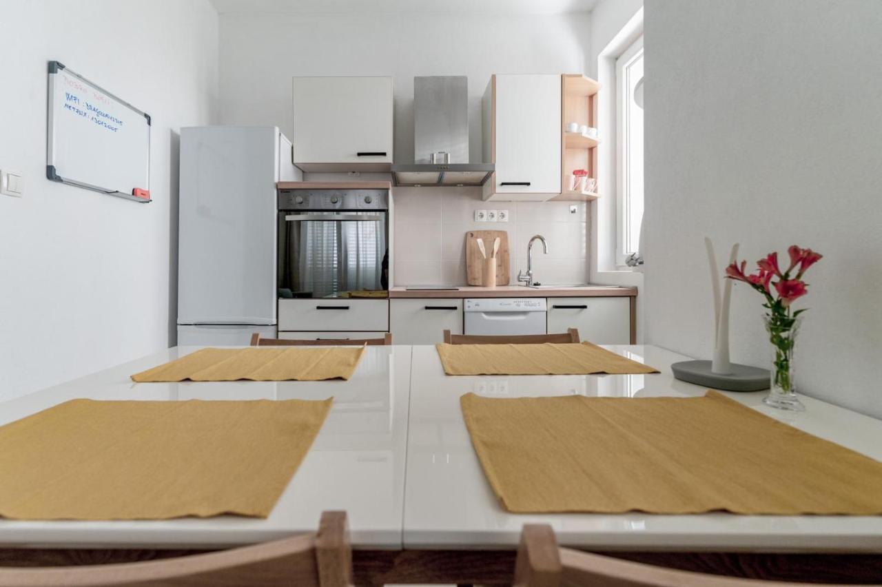 Apartments Happy Sukošan Eksteriør billede