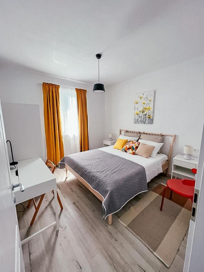 Apartments Happy Sukošan Eksteriør billede