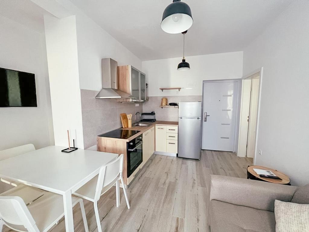 Apartments Happy Sukošan Eksteriør billede