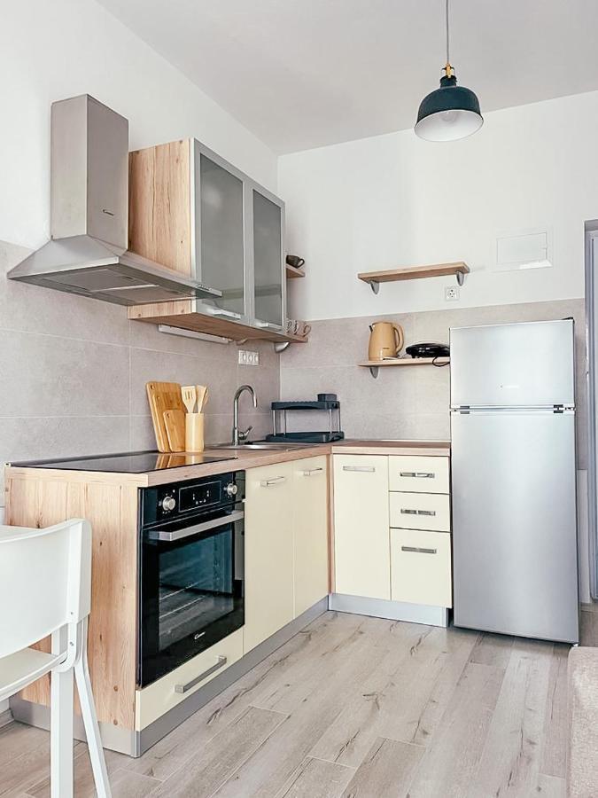 Apartments Happy Sukošan Eksteriør billede